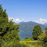 Casa Magnolia Луино